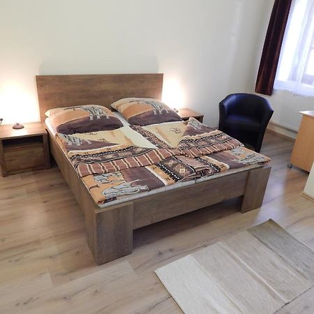 Csillagvirag Apartman Apartment โมชนมายารูวาร์ ภายนอก รูปภาพ