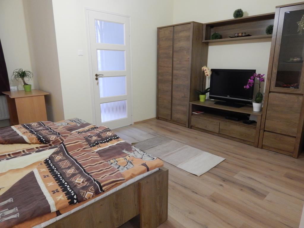 Csillagvirag Apartman Apartment โมชนมายารูวาร์ ภายนอก รูปภาพ