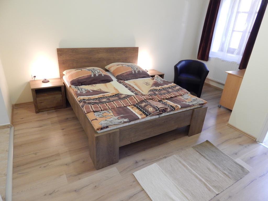 Csillagvirag Apartman Apartment โมชนมายารูวาร์ ภายนอก รูปภาพ